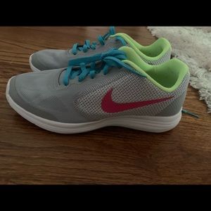 4.5Y bike tennis shoes. Unworn